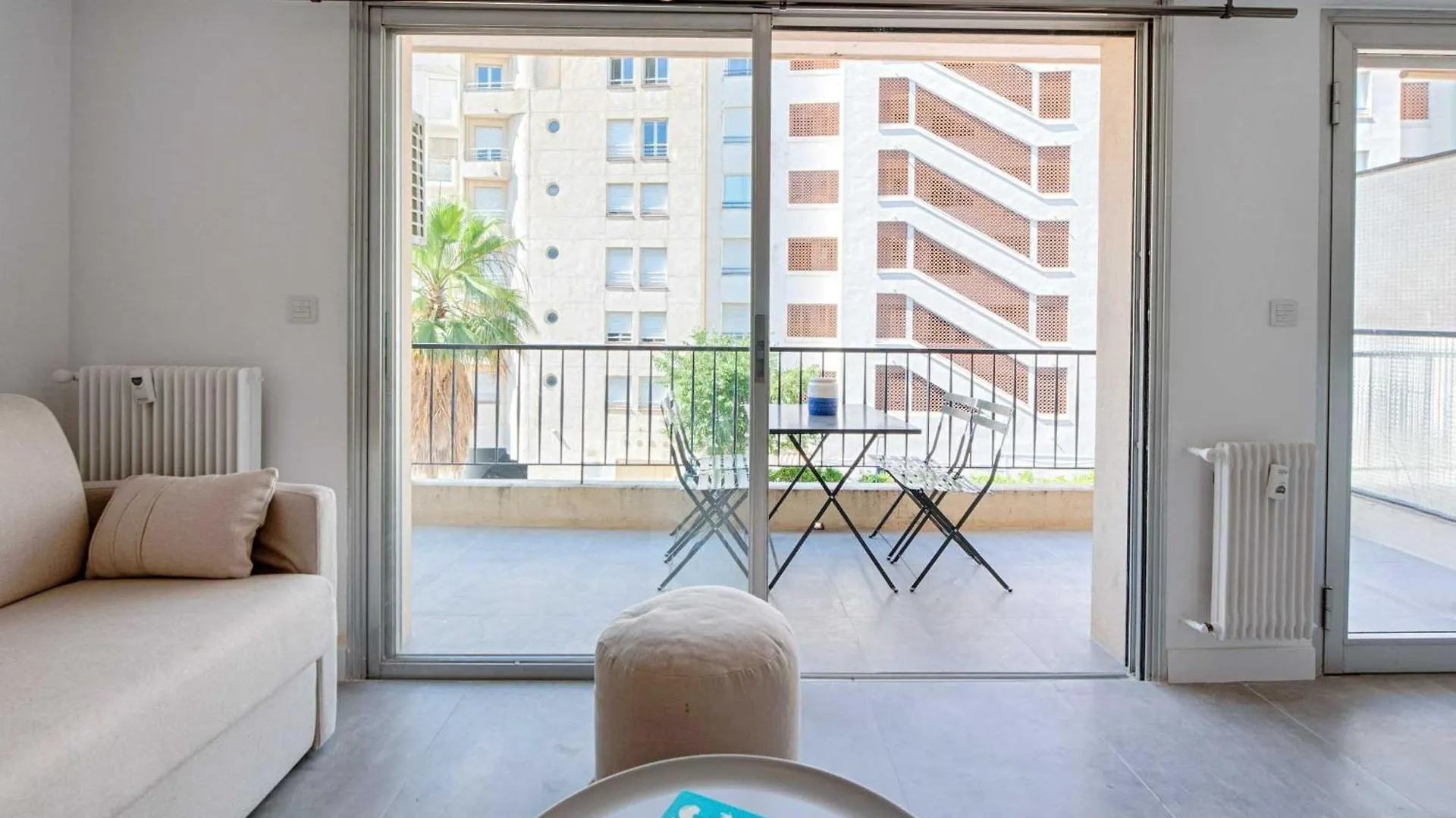 Beautiful Flat With Balcony - 200M From The Beach Antibes Apartment