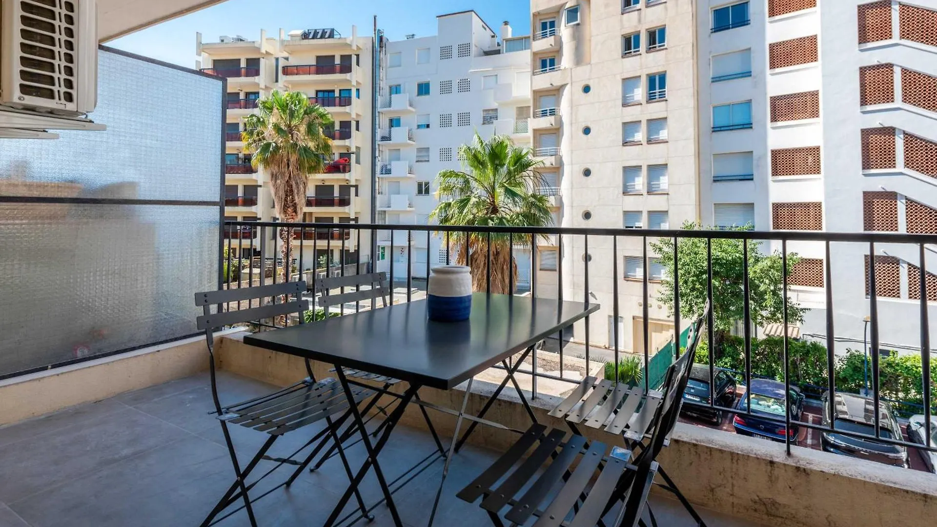 Apartment Beautiful Flat With Balcony - 200M From The Beach Antibes
